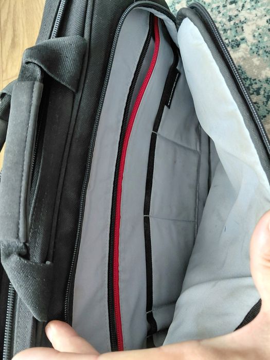 Geanta laptop Case Logic