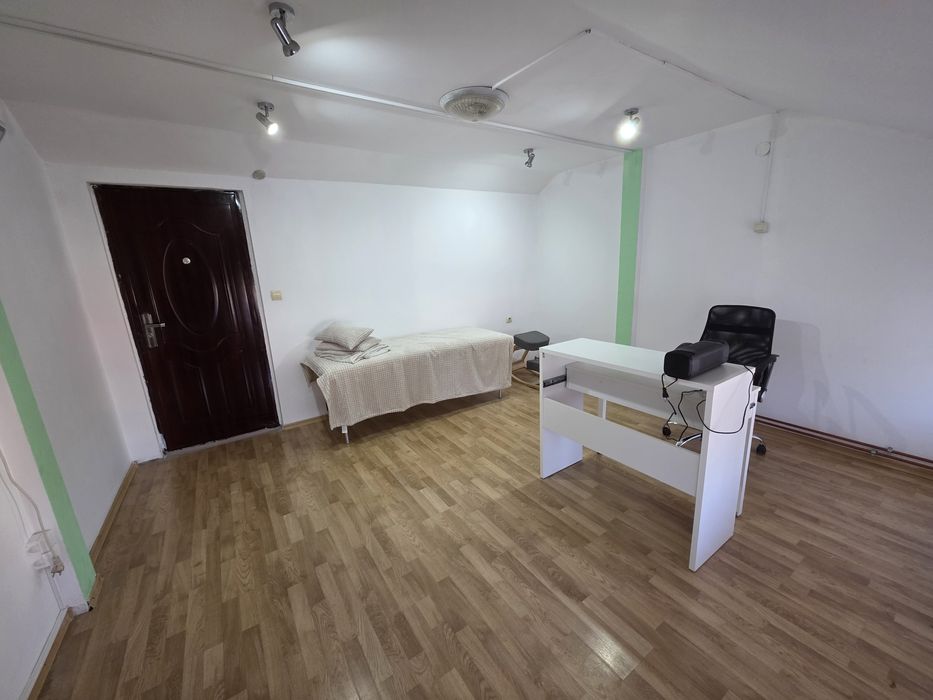 Inchiriez camera 17m² birou, spatiu comercial, manichiura