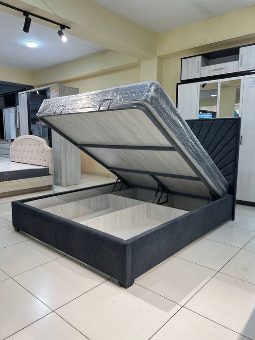 Двухспальная кровать