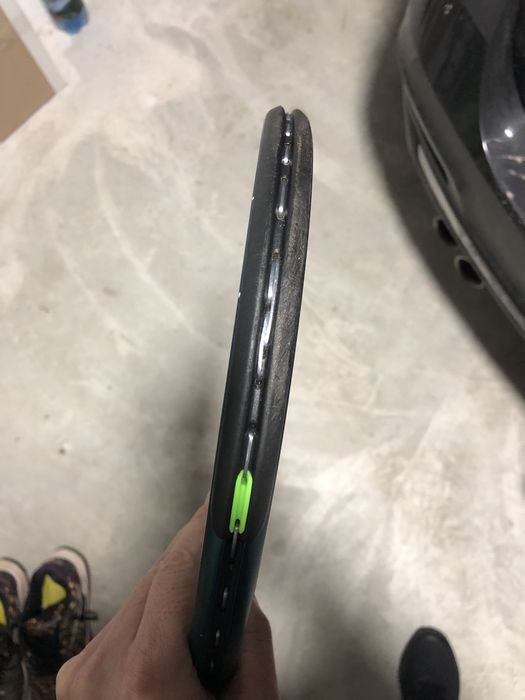 Vand racheta wilson blade v9 cap 100 maner 3 corzi 16x19