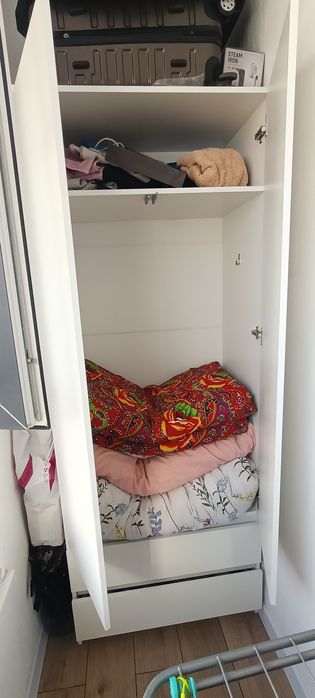 Шкаф, как новый.