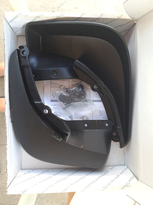 Оригинални чисто нови калобрани за ауди а4 б8 и б8.5 Avant