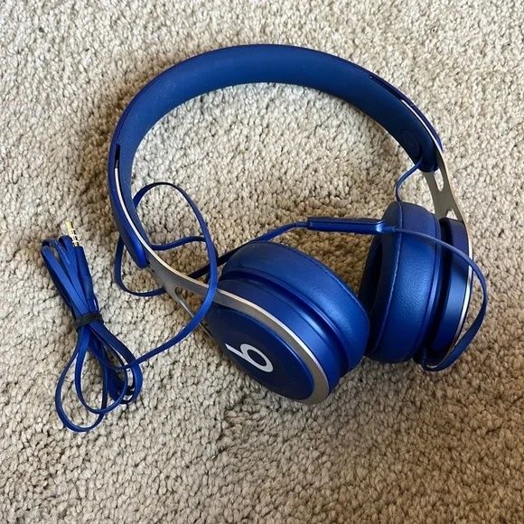 Casti Beats EP ca noi