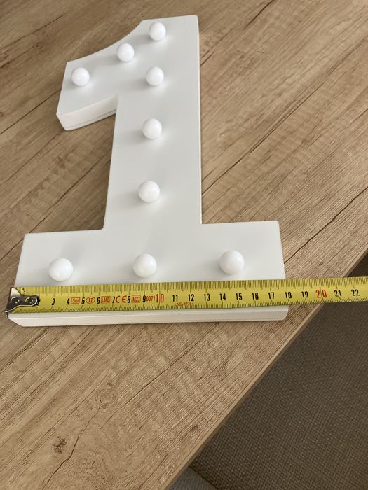 Цифра едно за декорация