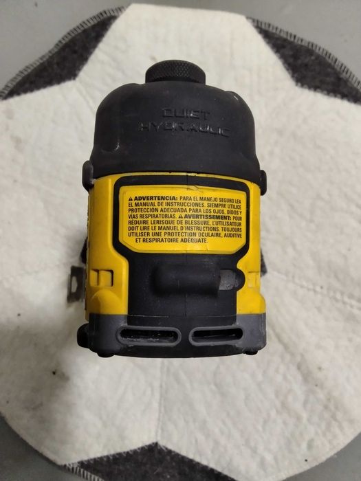 Шуруповёрт ударный масляный DCF870 Dewalt