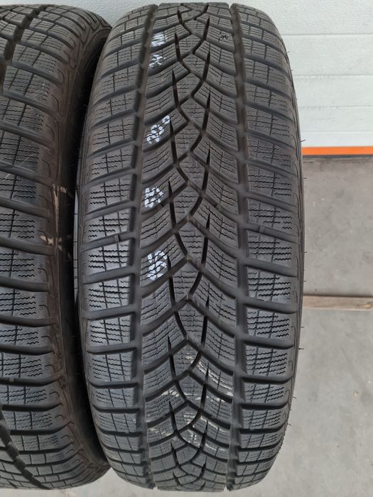 Зимни гуми 2 броя GOODYEAR UltraGrip 195 55 R20 дот 3419