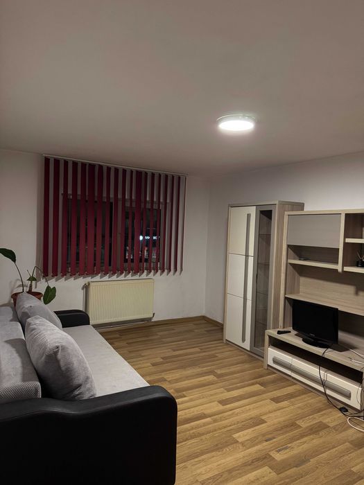 Inchiriez apartament cu 2 camere
