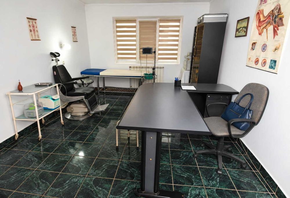 Cabinet Medical sau Spatiu Comercial (2 camere la parter, instrumentar, recunoscut, vad comercial)