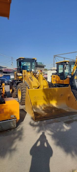 Фронтальный погрузчик