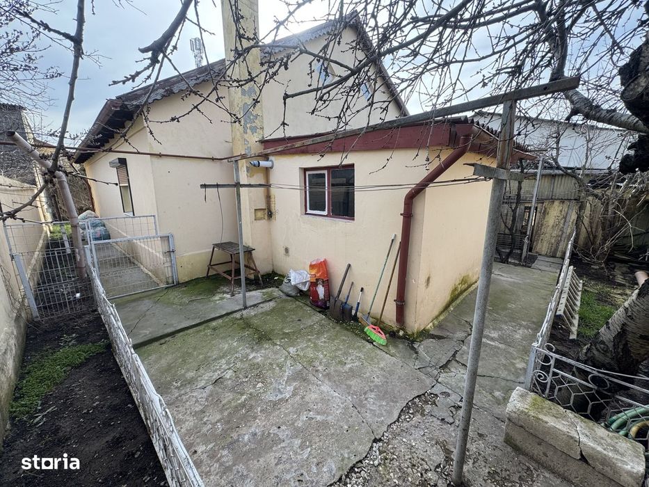 Casă 120 mp + casă 49 mp, teren 640 mp, deschidere 15 ml, Calea Dobrog