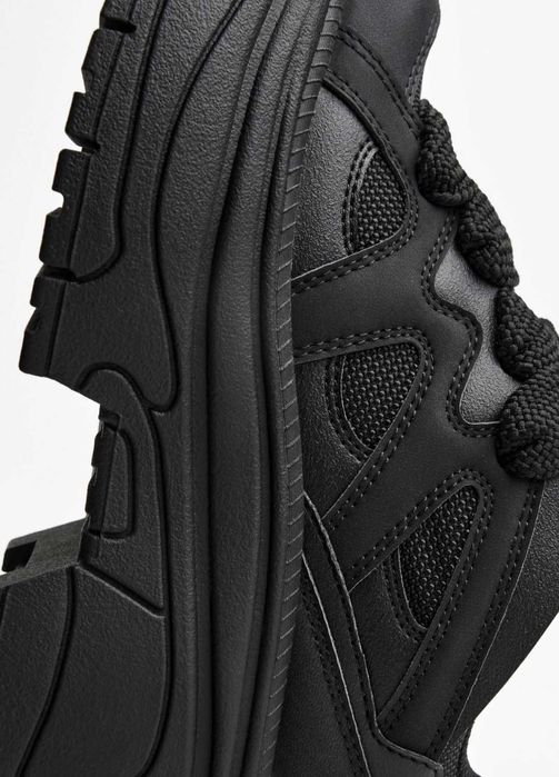 Маратонки Bershka на дебела подметка