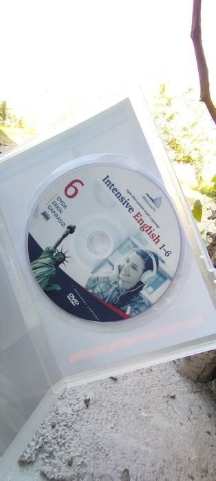 BOONOMY Ingliz tili kitobi audia farmat bilan birga