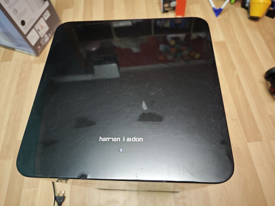 Продавам си съраунд системата