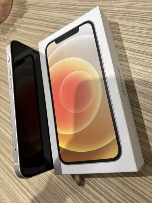 Aйфон 12 /64 GB ОТЛИЧЕН!