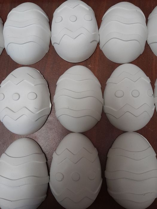 Великденски фигурки. Цена от 0.30 ст до 2.50 за брой.