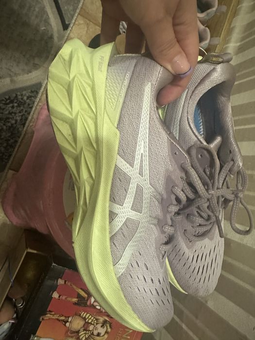 Маратонки Asics