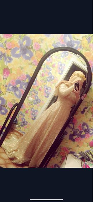 Продам шикарное блестящее платье