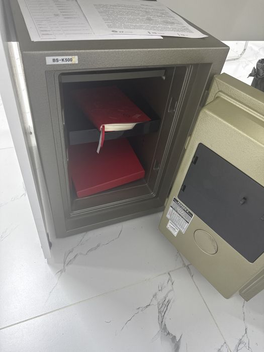 Продам, сейф металлический!