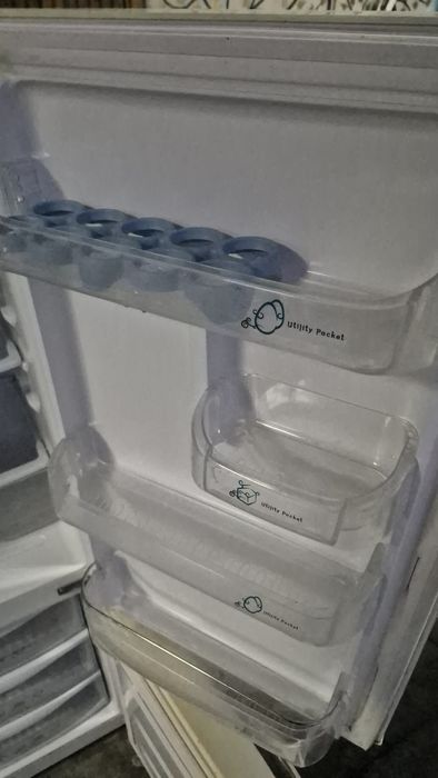 Холодильник Samsung