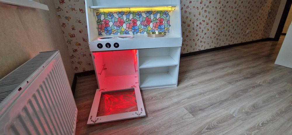 Детская деревянная кухня