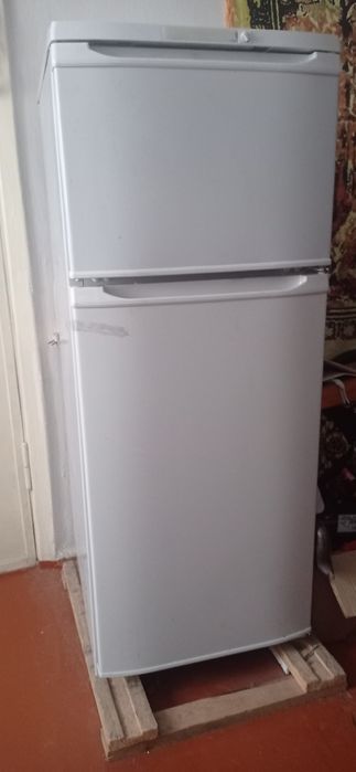 Холодильник бирюса