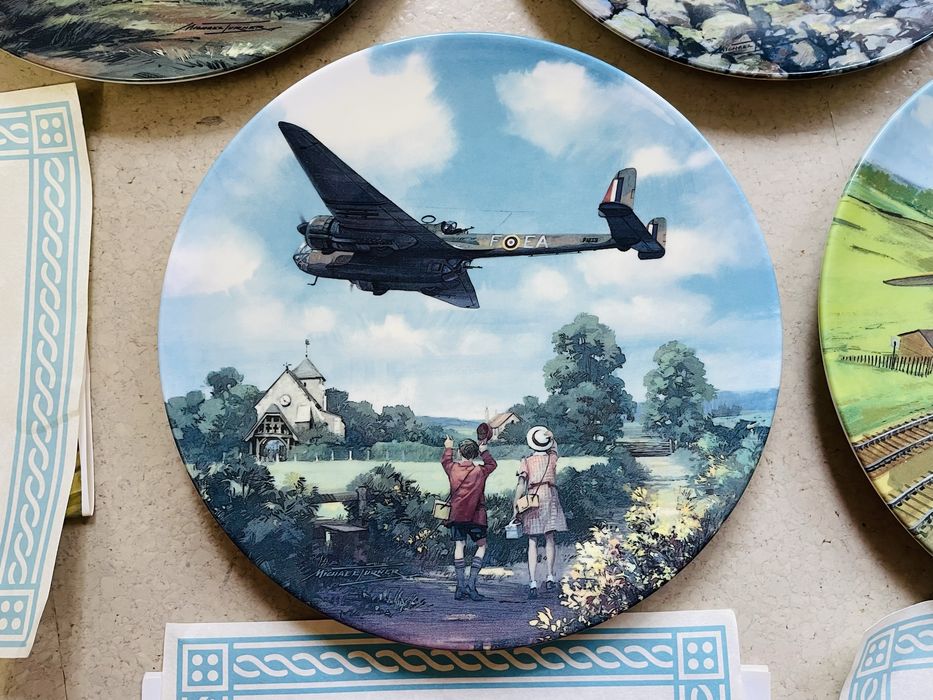 Royal Doulton красиви чинии за стена от  Англия