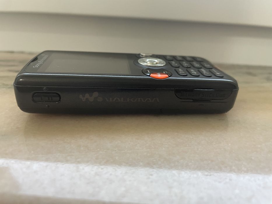 Telefon cu butoane Sony ericsson w810i impecabil de colectie