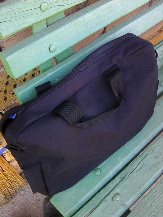 Продавам чанта за лаптоп и чанта  за документи