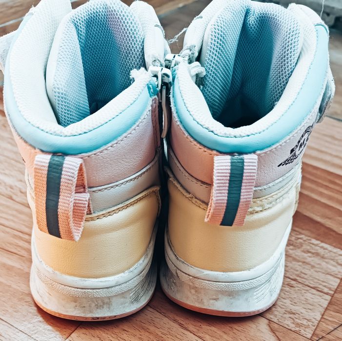 Продам кроссовки -ботинки