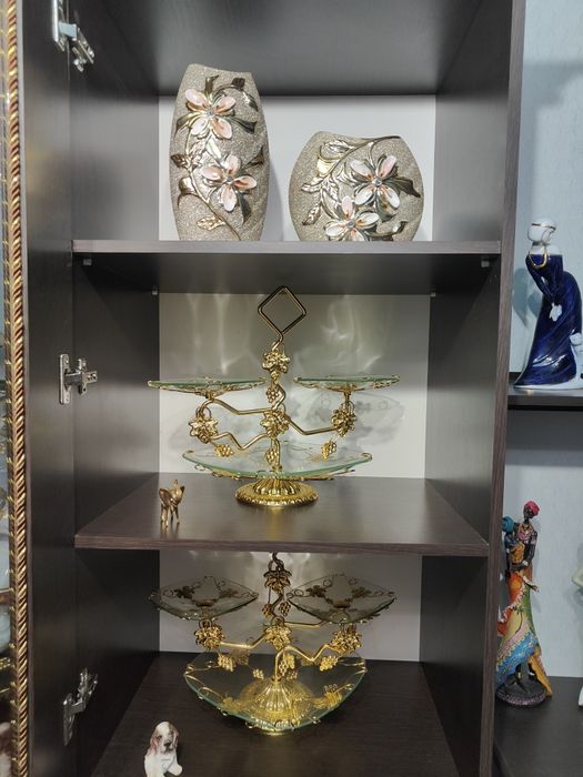 Картины переливающиеся , статуэткии