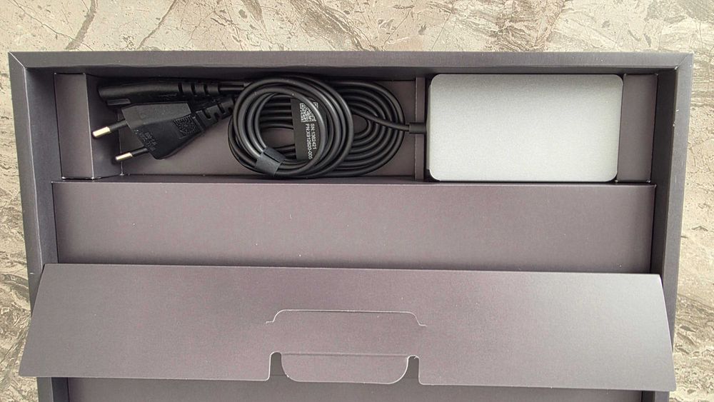 Microsoft Surface Pro 11th Ed Snapdragon X Elite + Keyboard + Pen / Schimb