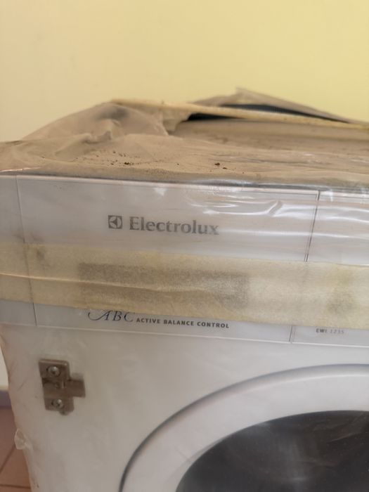 Пералня Electrolux за вграждане / за ремонт