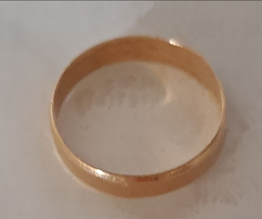 Продам золотое кольцо