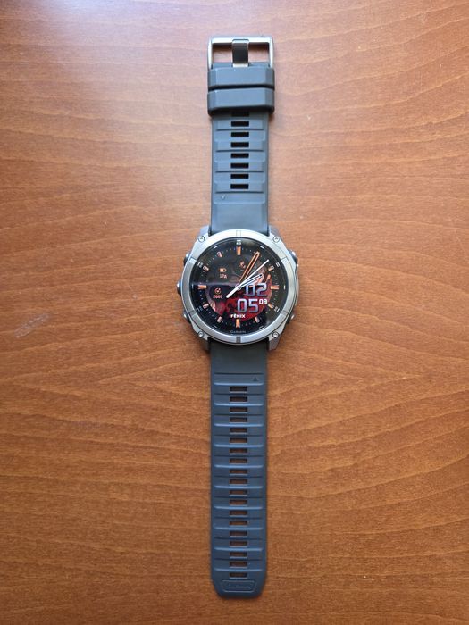 Garmin Fenix 8 51mm AMOLED Sapphire Bare Titanium Black с Chestnut кож