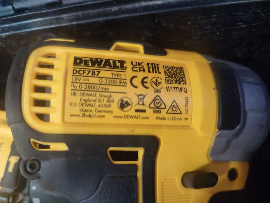 DeWALT DCD709, DCF887, батерия 4ah, зарядно и куфар