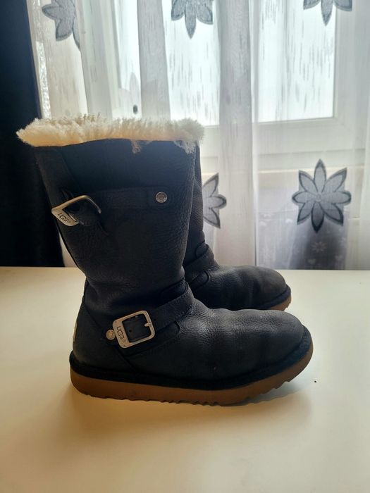 Cizme UGG model 1969, Marime 33
