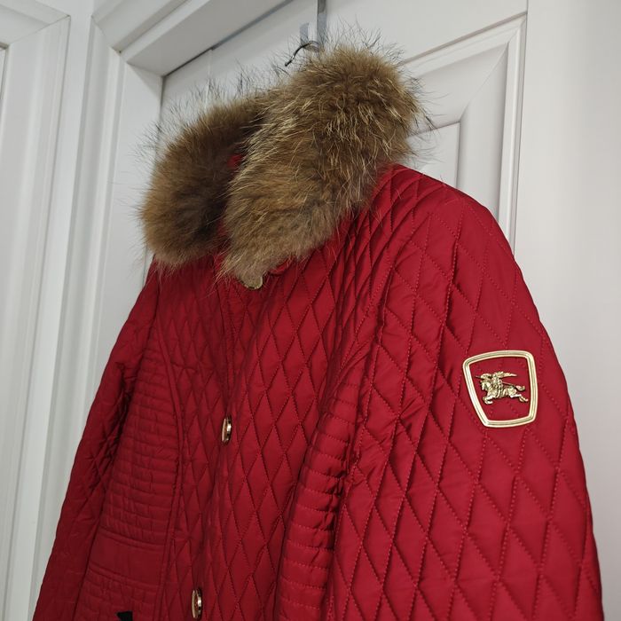 Geacă Burberry, căptușită, mărimea L, femei, cu blăniță detașabilă, purtată o dată. In stare impecabilă