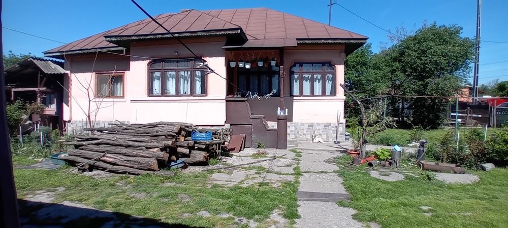 Vând casă în Comuna Farcasesti