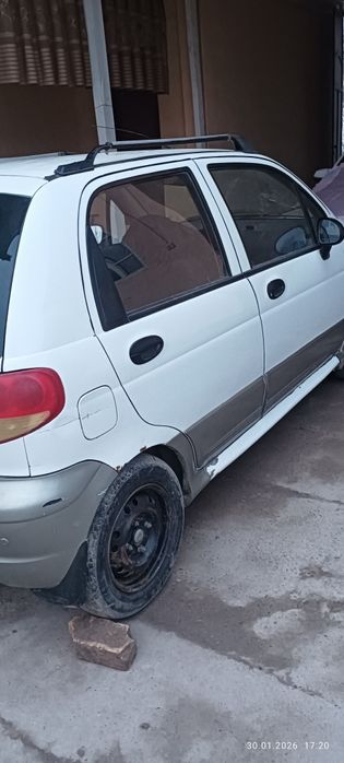 Matiz mashina sotiladi