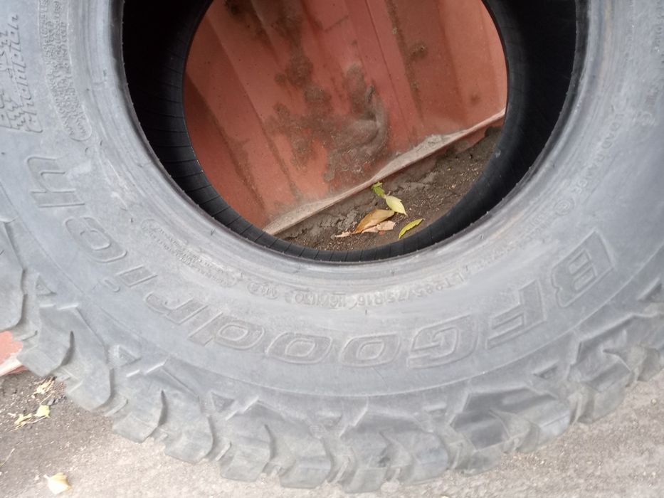 Продам шины гудрич 2 баллона