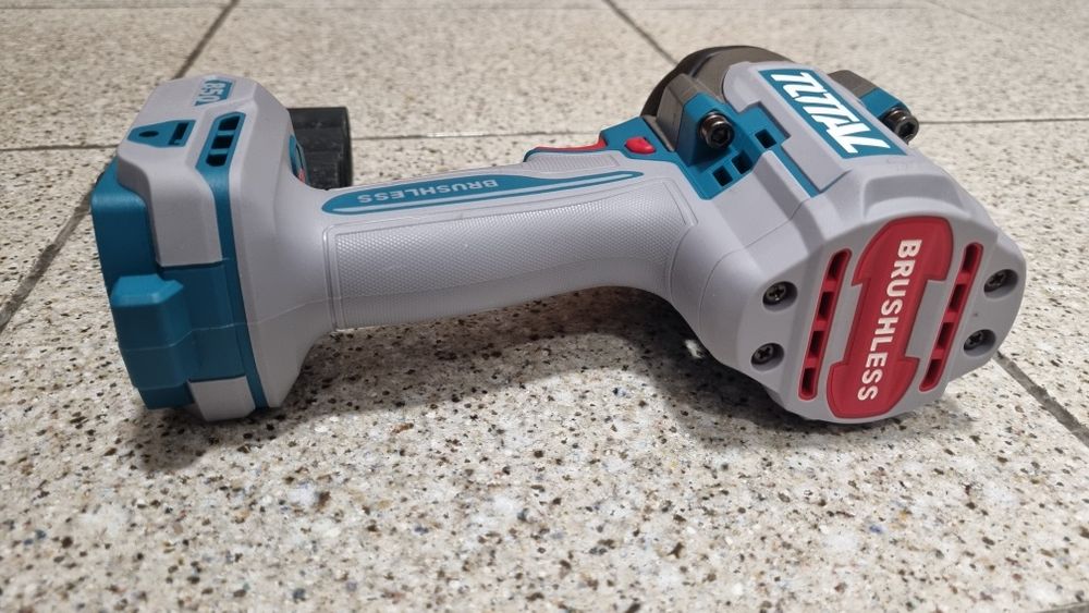 Нов Акумулаторен ударен безчетков гайковерт TOTAL INDUSTRIAL, 1/2", 20