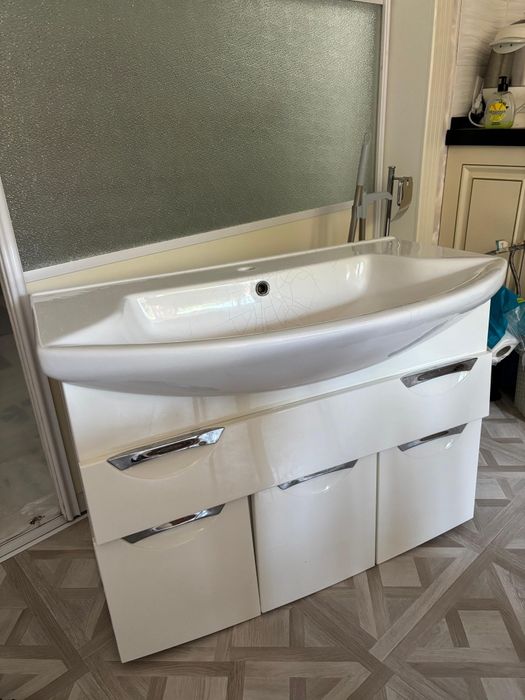 Раковина с тумбой