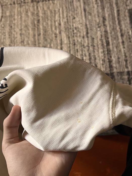 QR свитшот молочного цвета