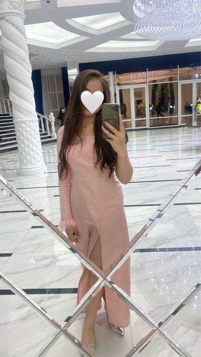 Вечернее платье длины миди