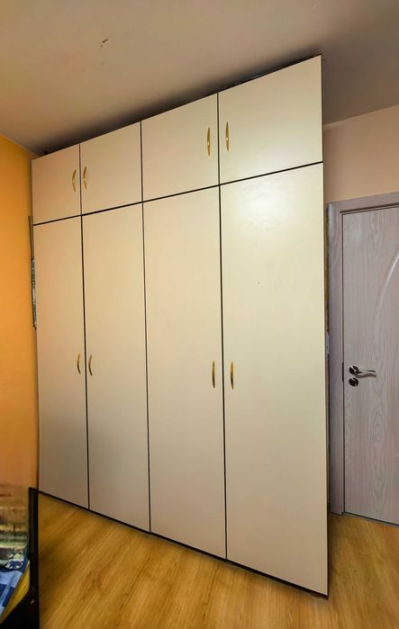 Гардероб за спалня