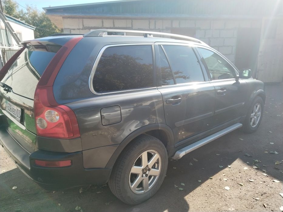 Вольво XC 90 в хорошем состояний