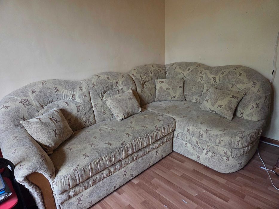 Canapea de colt extensibila cu lada