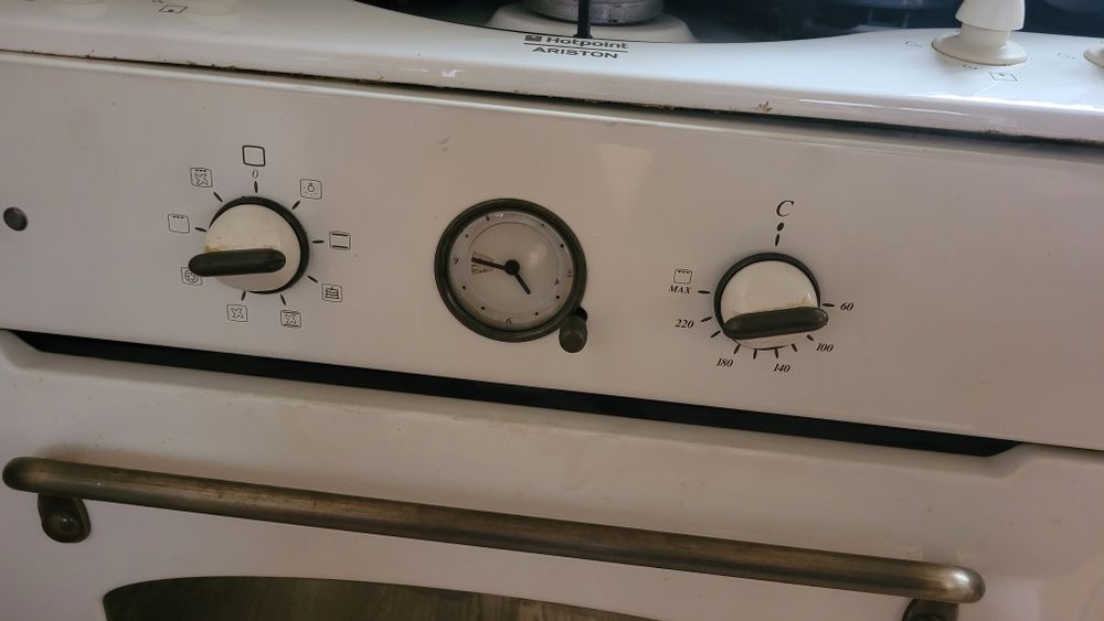 Продаётся духовой шкаф