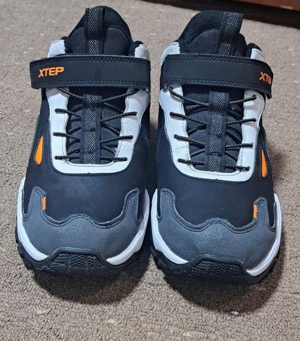 Продам кросовки осенние 39 размер.