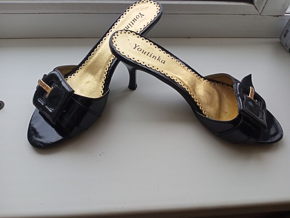 Босоножки женские